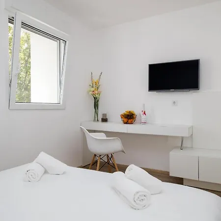 Rocky Beach Rooms Novi Vinodolski Exterior foto